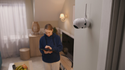 security-camera-adjustment
