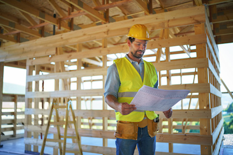 general contractor in building site