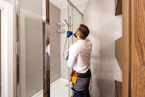 A pro is installing a new bathroom